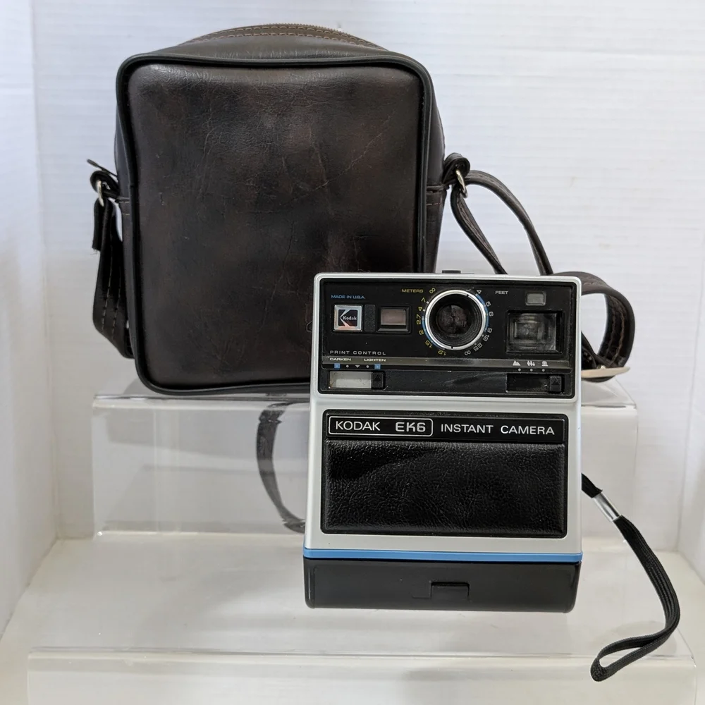 Kodak EK6 Instant Camera with Case - Picture 2 of 5